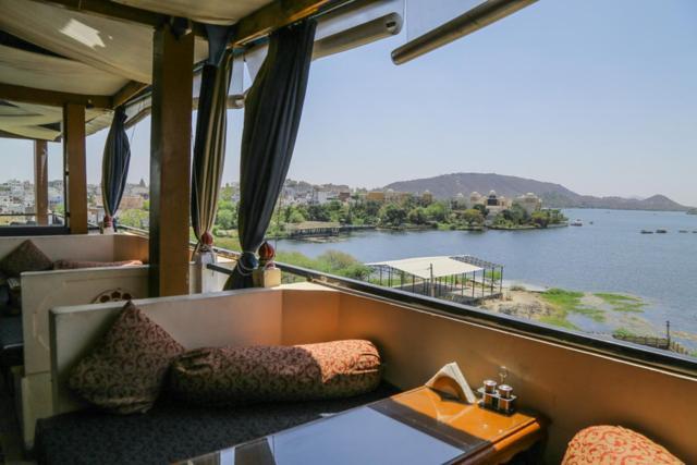 Hotel Sargam Sadan ウダイプル エクステリア 写真