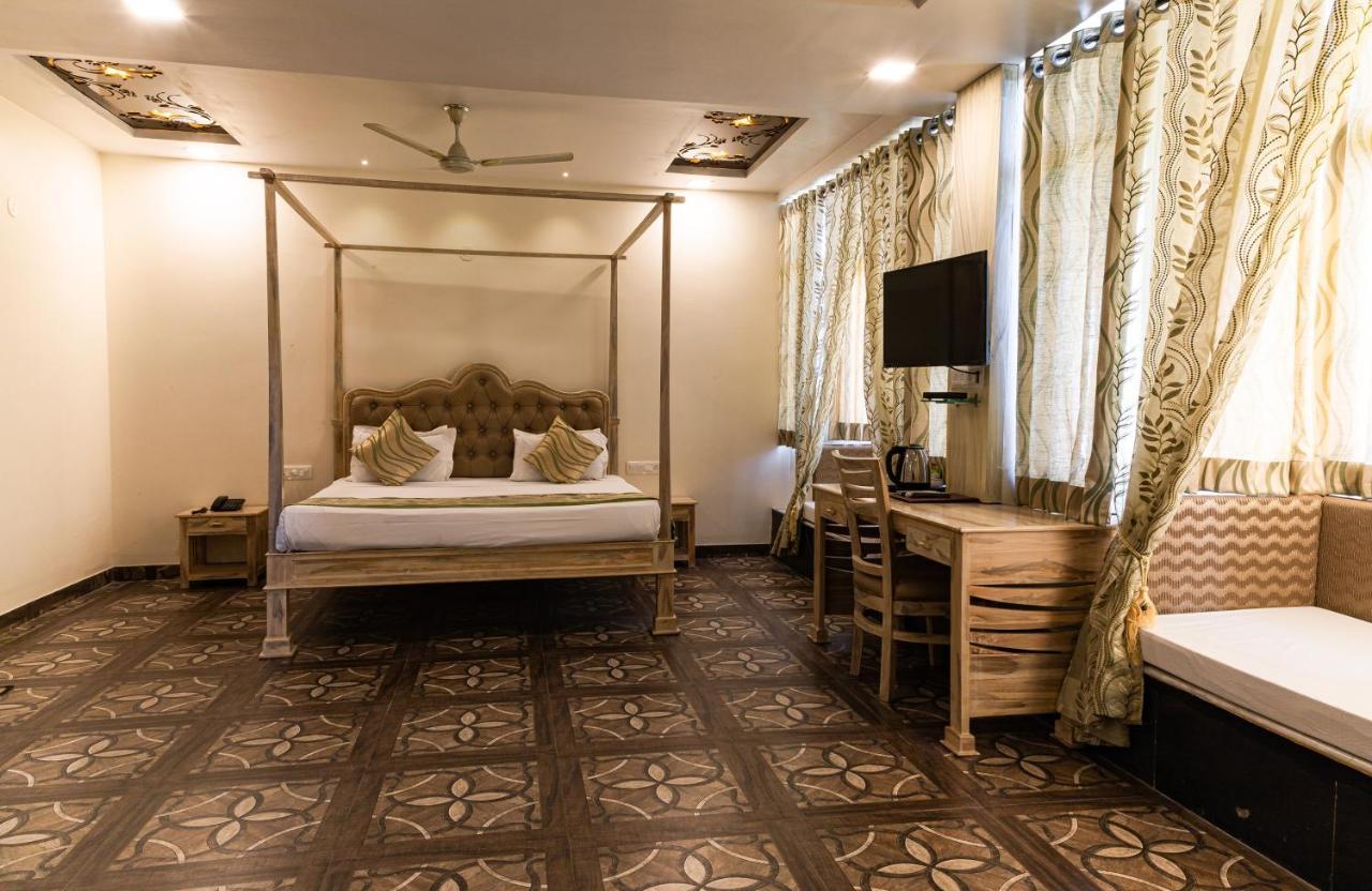 Hotel Sargam Sadan ウダイプル エクステリア 写真
