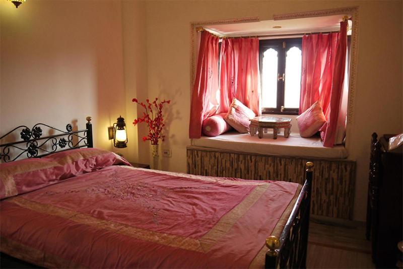 Hotel Sargam Sadan ウダイプル エクステリア 写真