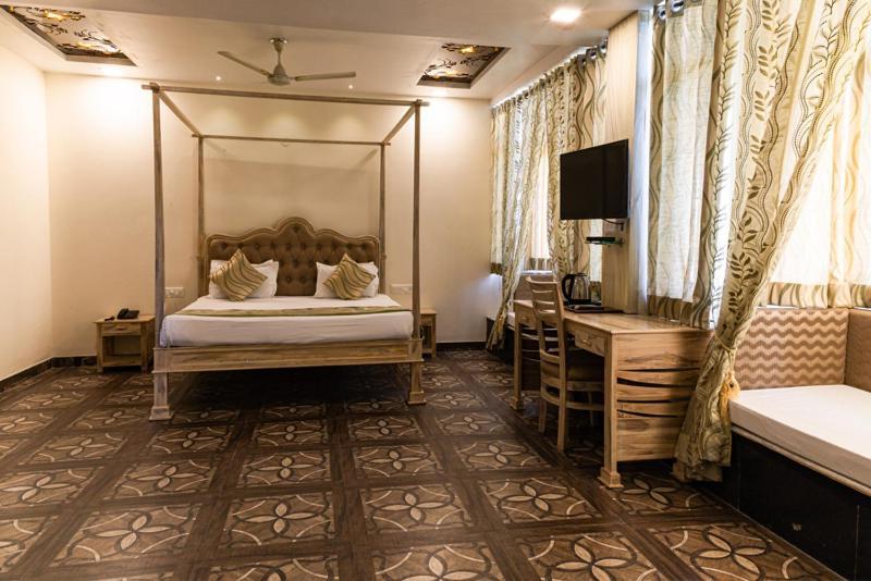 Hotel Sargam Sadan ウダイプル エクステリア 写真