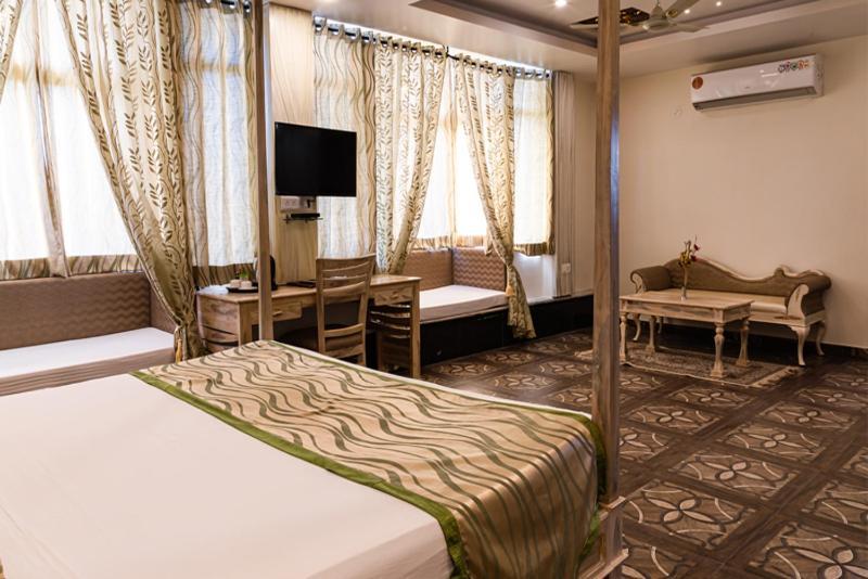 Hotel Sargam Sadan ウダイプル エクステリア 写真