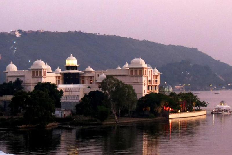 Hotel Sargam Sadan ウダイプル エクステリア 写真