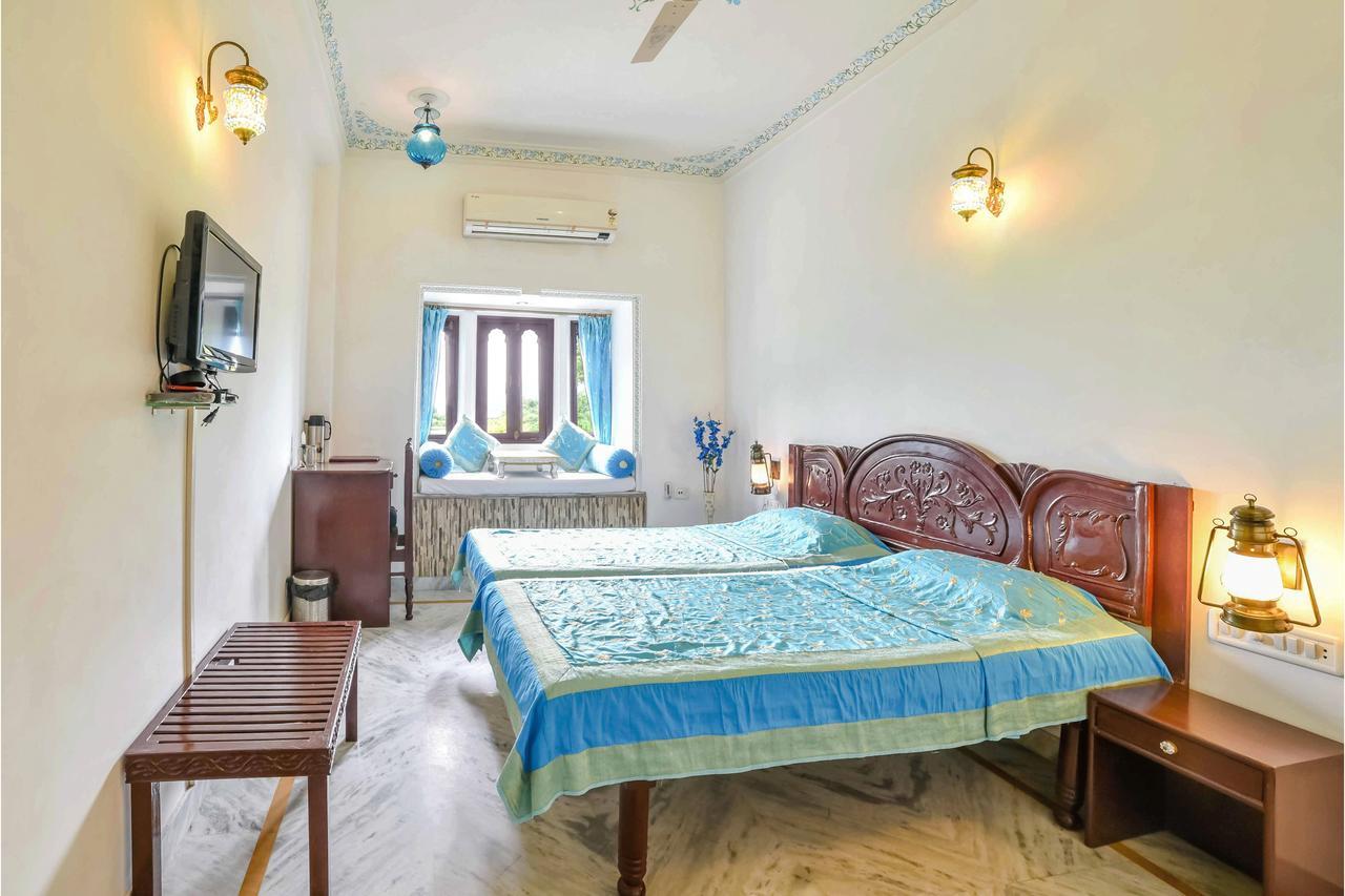 Hotel Sargam Sadan ウダイプル エクステリア 写真