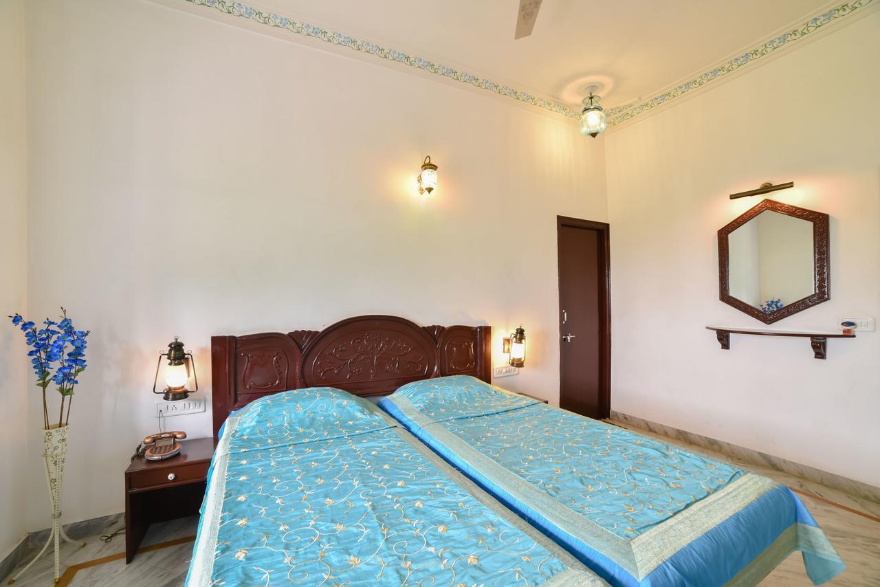 Hotel Sargam Sadan ウダイプル エクステリア 写真
