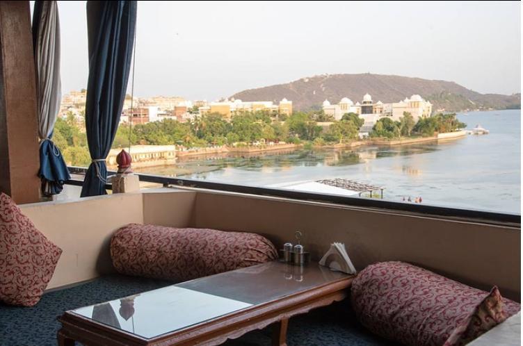 Hotel Sargam Sadan ウダイプル エクステリア 写真